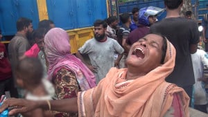 নাটোরে অটোভ্যানের চালক-যাত্রীকে চাপা দিল বাস