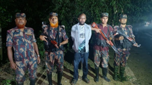 ফেনী সীমান্তে অনুপ্রবেশের সময় নাইজেরিয়ার নাগরিক আটক