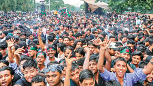 বৃষ্টিভেজা সন্ধ্যায় গানে গানে জুলাইয়ের দ্রোহ ও স্বপ্ন