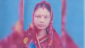 বোয়ালখালীতে ট্রেনে কাটা পড়ে নারীর মৃত্যু