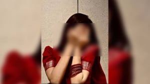 বেশি নম্বর দেওয়ার কথা বলে ছাত্রীকে অনৈতিক প্রস্তাব, অধ্যক্ষকে অব্যাহতি