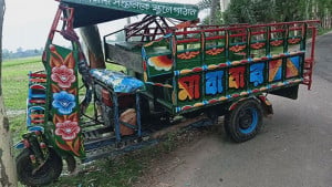 নির্বাচনে অবৈধ যানই ভরসা