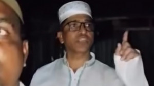 কোনো ক্যারম-টিভি চলবে না, বাজারে গিয়ে পুলিশ কর্মকর্তার নির্দেশ