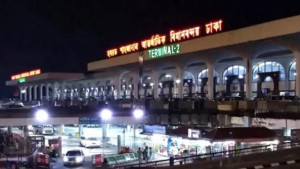 দুই যাত্রীর লাগেজে বিপুল বৈদেশিক মুদ্রা
