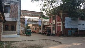 মা লড়ছেন এক হাসপাতালে, অন্য হাসপাতালে সন্তানের লাশ