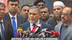 দেশ গণতন্ত্রের ট্রেনে উঠে গেছে: সিইসি