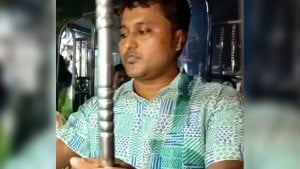 শিশু গৃহকর্মীকে গরম খুন্তির ছ্যাঁকা, চিকিৎসক গ্রেপ্তার