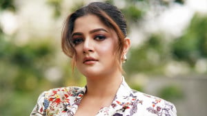 শরীর নিয়ে অশালীন মন্তব্য, পুলিশের দ্বারস্থ শ্রাবন্তী