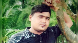 ‘আইনের সীমাবদ্ধতা’ নিয়ে আদালতে যাবে পরিবার