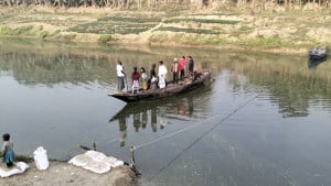 ভোট দিতে নৌকাই একমাত্র ভরসা