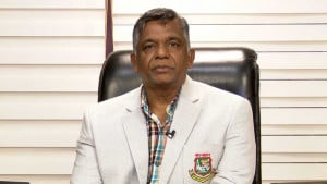 টিকে থাকার পথ খুঁজছেন বুলবুল