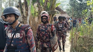 বেনাপোলে ককটেল বিস্ফোরণে দুই শ্রমিক আহত