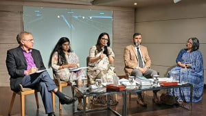 কুৎসা, ভয়ভীতি নারীর রাজনৈতিক অংশগ্রহণকে নিরুৎসাহিত করছে