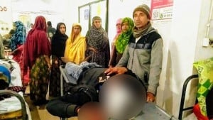 নড়াইলে বিএনপি ও স্বতন্ত্র প্রার্থীর সমর্থকদের সংঘর্ষ, অগ্নিসংযোগ