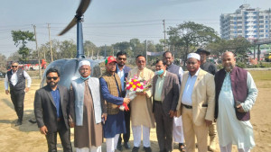 হেলিকপ্টারে আব্দুল্লাহ তাহেরের জনসভায় গেলেন অলি আহমেদ