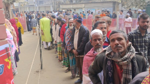 জামালপুরে উৎসবমুখর পরিবেশে ভোটগ্রহণ চলছে