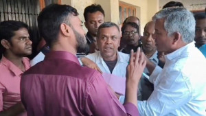 যশোর সদরে সিল চুরি, ব্যালট সংকট, কেন্দ্রে উত্তেজনা