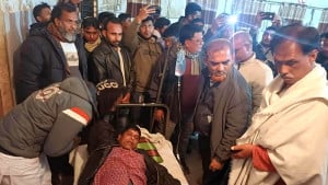 বিএনপি-স্বতন্ত্র প্রার্থীর সমর্থকদের সংঘর্ষ, আহত ১৩