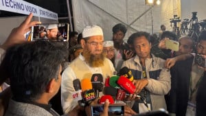 মধ্যরাতে অভিযোগ জানাতে ইসিতে মামুনুল হক 