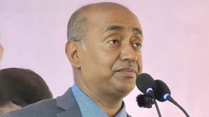 কেন্দ্র থেকে পাওয়া হিসাবে জয়ী বিএনপির আসাদুজ্জামান