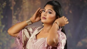 টানা ৩ দিন সেটে আমাকে কথা বলতে দেওয়া হয়নি: মৌসুমী হামিদ