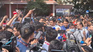 নাসীরুদ্দীন পাটওয়ারী 'অবরুদ্ধ', সেনাবাহিনীর হস্তক্ষেপে মুক্ত
