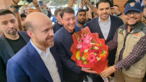 জার্মান ফুটবল তারকা মেসুত ওজিলসহ তুরস্কের প্রতিনিধি দল কক্সবাজারে