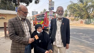 ১৭ বছর পর ভোট দিয়ে ৯৫ বছর বয়সী নারীর চোখে জল