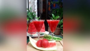 ইফতারে তরমুজের শরবত