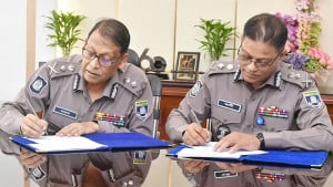 পুলিশ মহাপরিদর্শকের দায়িত্ব গ্রহণ করলেন আলী হোসেন ফকির