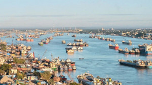 সাগরে ‘ভাসমান গুদামে’র বিরুদ্ধে দুদকের অভিযান