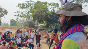 নদী রক্ষায় হেঁটে ৬০০ কিলোমিটার পথ পাড়ি