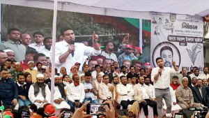 শেষ মুহূর্তে ভোটের মাঠে সক্রিয় আ.লীগ