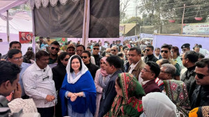 কড়াইল বস্তিতে ফ্রি হার্ট ক্যাম্প উদ্বোধনে জোবাইদা রহমান