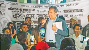 ‘সুখে-দুঃখে তিনি কখনও আপনাদের ছেড়ে যাননি’
