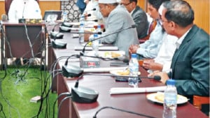 সচিবালয়সহ বিভিন্ন দপ্তরে ফিরল একবার ব্যবহারযোগ্য প্লাস্টিক
