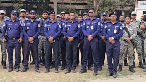 ভোটকেন্দ্রে বিশৃঙ্খলা করলে সর্বোচ্চ বল প্রয়োগের হুঁশিয়ারি