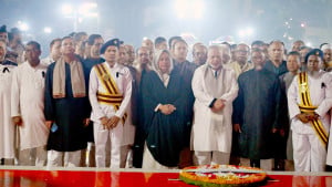 ভাষাশহীদদের প্রতি প্রধান বিচারপতির শ্রদ্ধা 
