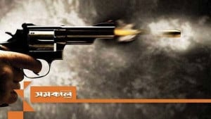 অস্ত্র চালানো শেখার সময় ‘মিস ফায়ারে’ গুলিবিদ্ধ পুলিশ সদস্য