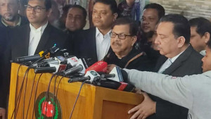 ষড়যন্ত্র করে গণতন্ত্রের লড়াই থামানো যায় না: মান্না