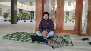 আ.লীগ সরকারের সমালোচনা করায় নির্যাতন: বিচারসহ তিন দাবিতে কুয়েট ছাত্রের অবস্থান
