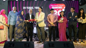 পুরোনোকে সঙ্গে নিয়ে নতুন রূপে এগিয়ে যাওয়ার প্রত্যয়