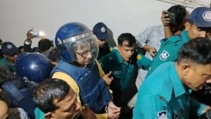 সাংবাদিক আনিস আলমগীরের জামিন নামঞ্জুর