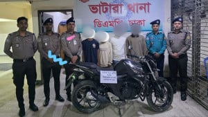 ভাটারা থানা থেকে চুরি হওয়া মোটরসাইকেল উদ্ধার, গ্রেপ্তার ৪