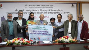 নদী তীর ধরে হেঁটে ৬০০ কিলোমিটার পথ পাড়ি দেবেন টনি