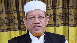 প্রার্থিতা বাতিলের পর কিছু কর্মকর্তাকে হাততালি দিতে দেখা গেছে 