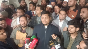 প্রশাসন মনে হয় বিএনপির দিকে ঝুঁকে পড়েছে: হাসনাত আবদুল্লাহ