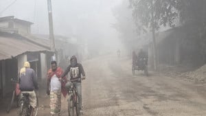৬.৭ ডিগ্রিতে নামল তাপমাত্রা, জেঁকে বসেছে শীত