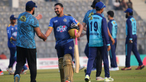 নাসিরের ঝড়ে উড়ে গেল নোয়াখালী
