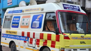 নাটোরে সরকারি অ্যাম্বুলেন্সে গণভোটের প্রচার, সমালোচনা 